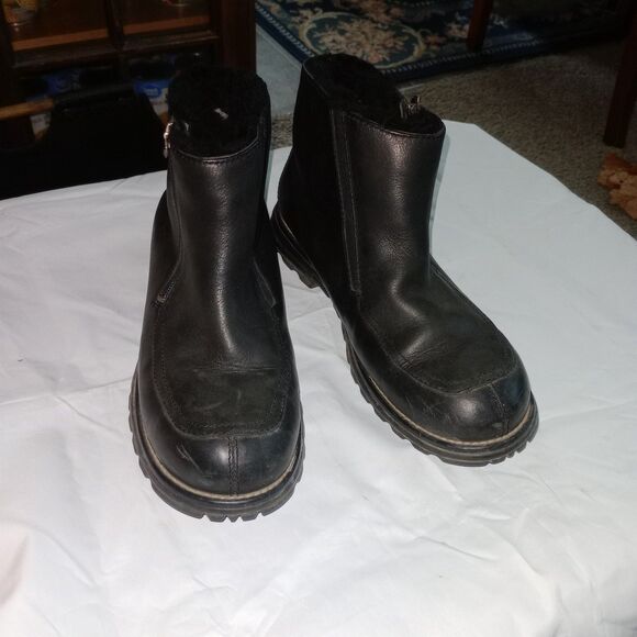 UGG Australia 5416 Black Leather Shearling Lined Winter Snow Boots Men US 10 - Picture 1 of 13